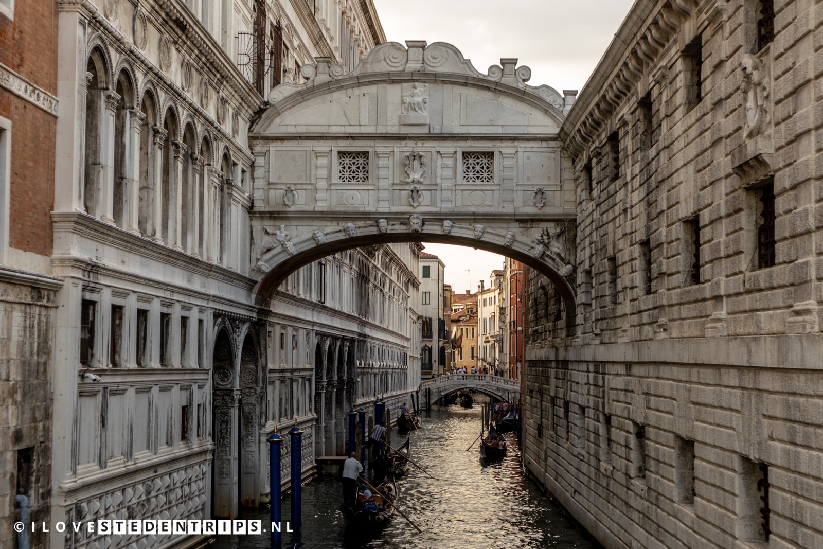 Brug der Zuchten bijzondere brug in Venetië 