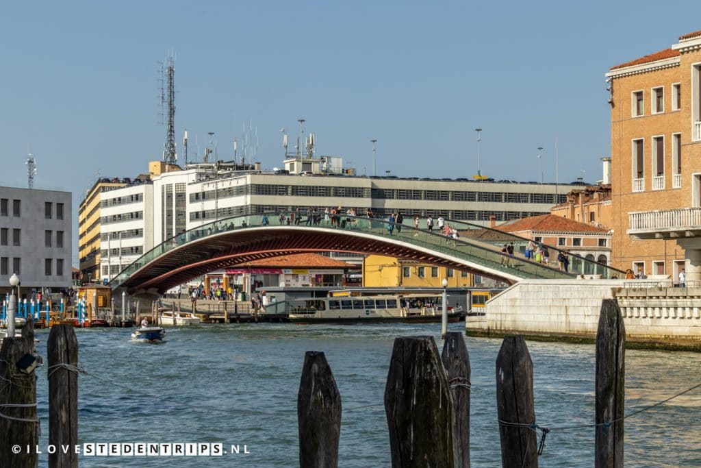 Ponte della Costituzione over de Canal Grande in Venetië 