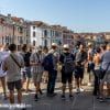 Toeristen op de Rialtobrug in Venetië 