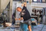 Demonstratie in een glasfabriek in Murano