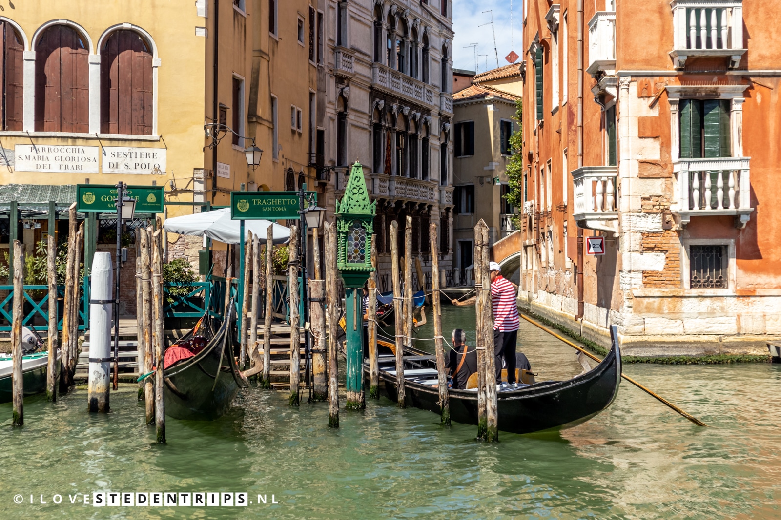 Traghetto gondel in Venetië 